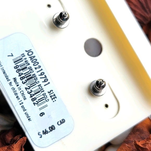 Fossil earring - Picture 3 of 3